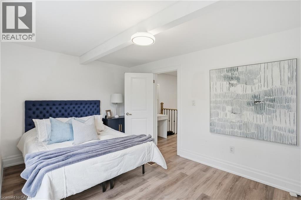 69 Highway 8, Dundas, ON - Indoor Photo Showing Bedroom