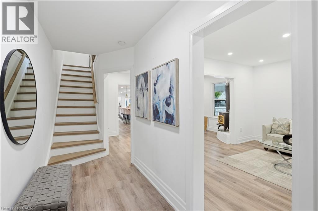 69 Highway 8, Dundas, ON - Indoor Photo Showing Other Room