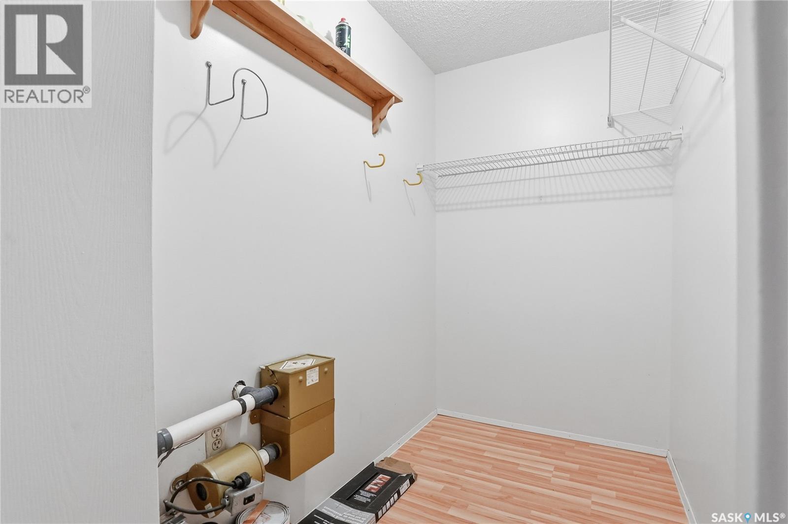 304 431 4Th Avenue N, Saskatoon, SK - Indoor