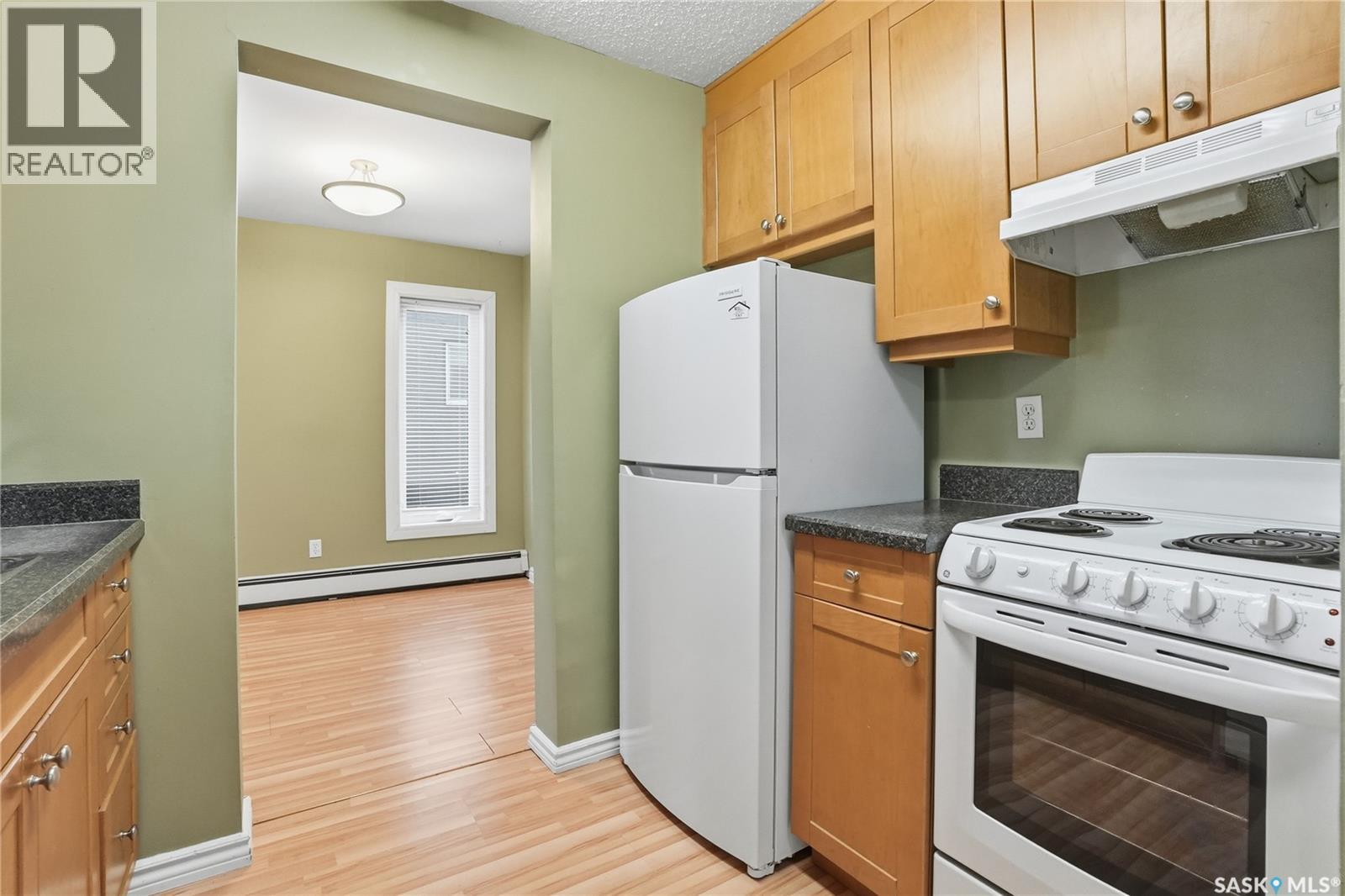 304 431 4Th Avenue N, Saskatoon, SK - Indoor Photo Showing Kitchen