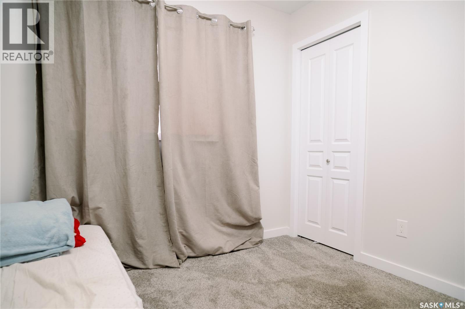 205 Reddekopp Lane, Warman, SK - Indoor