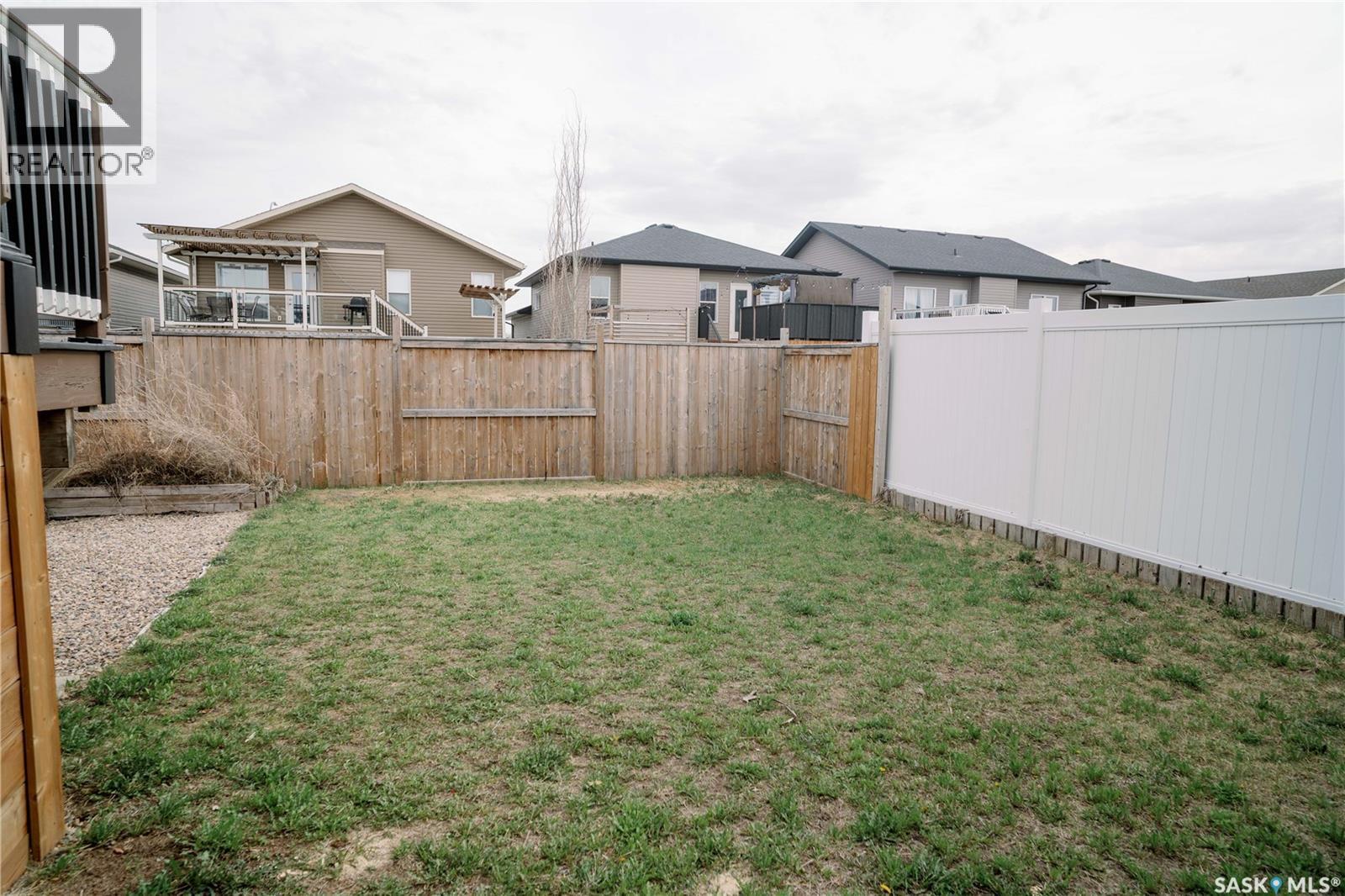 205 Reddekopp Lane, Warman, SK - Outdoor
