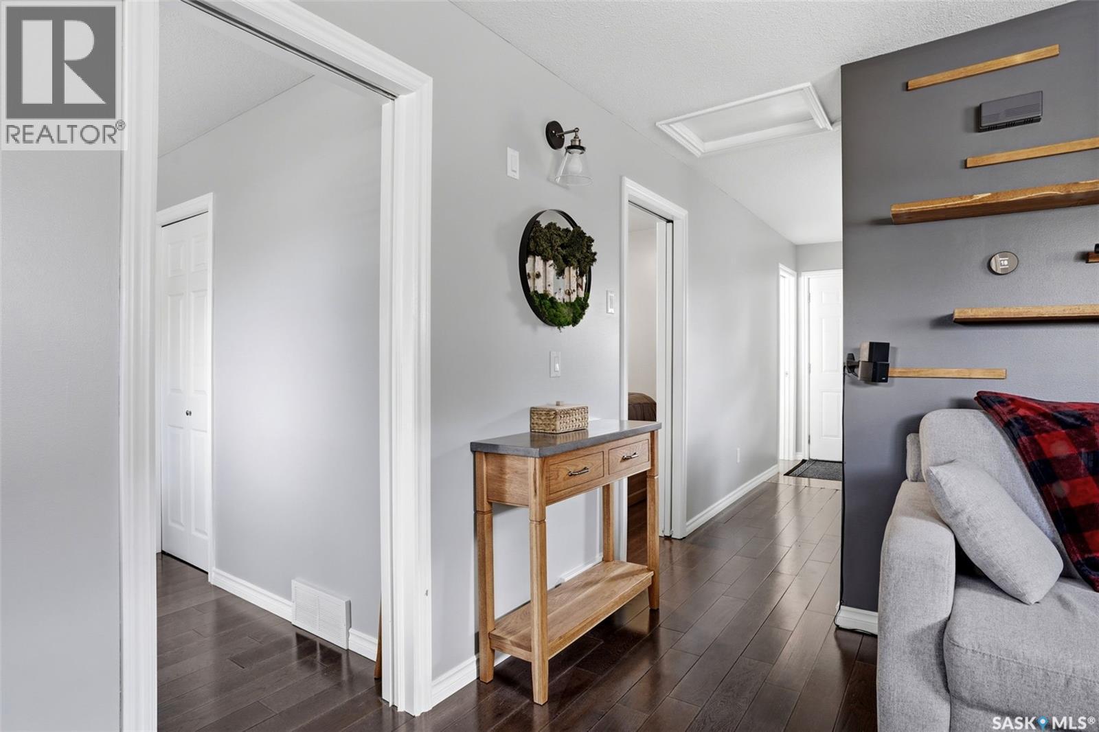 211 Ottawa Street, Regina, SK - Indoor