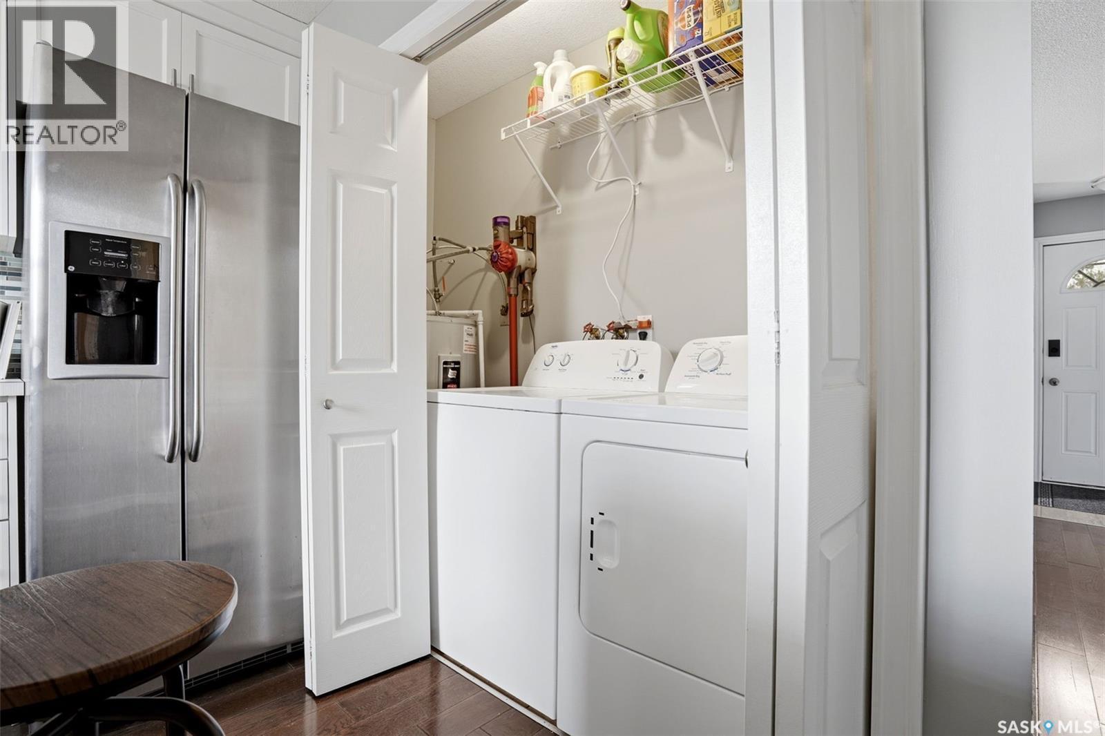 211 Ottawa Street, Regina, SK - Indoor Photo Showing Laundry Room