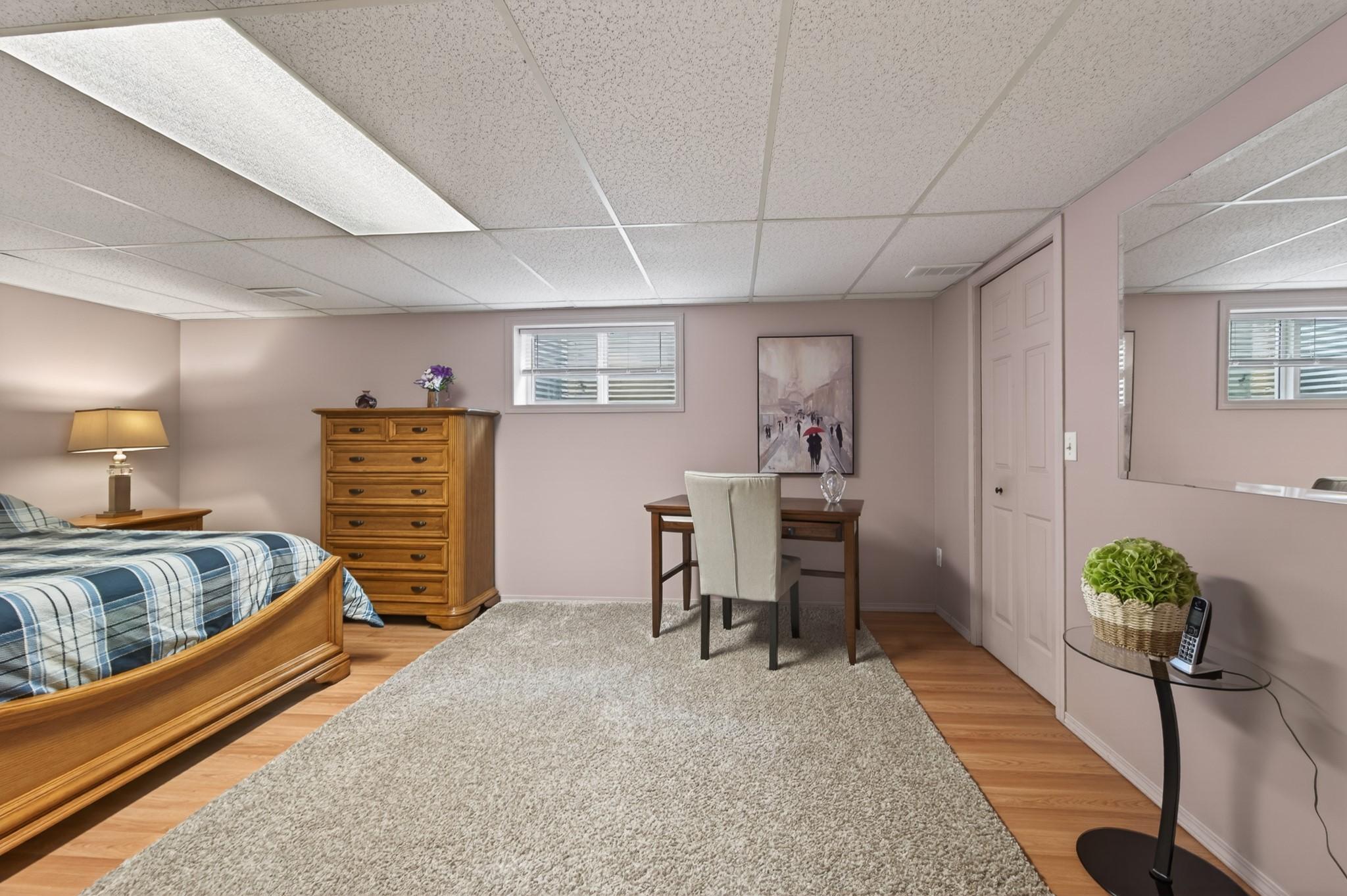 3577 Navatanee Drive, Kamloops, BC - Indoor Photo Showing Bedroom