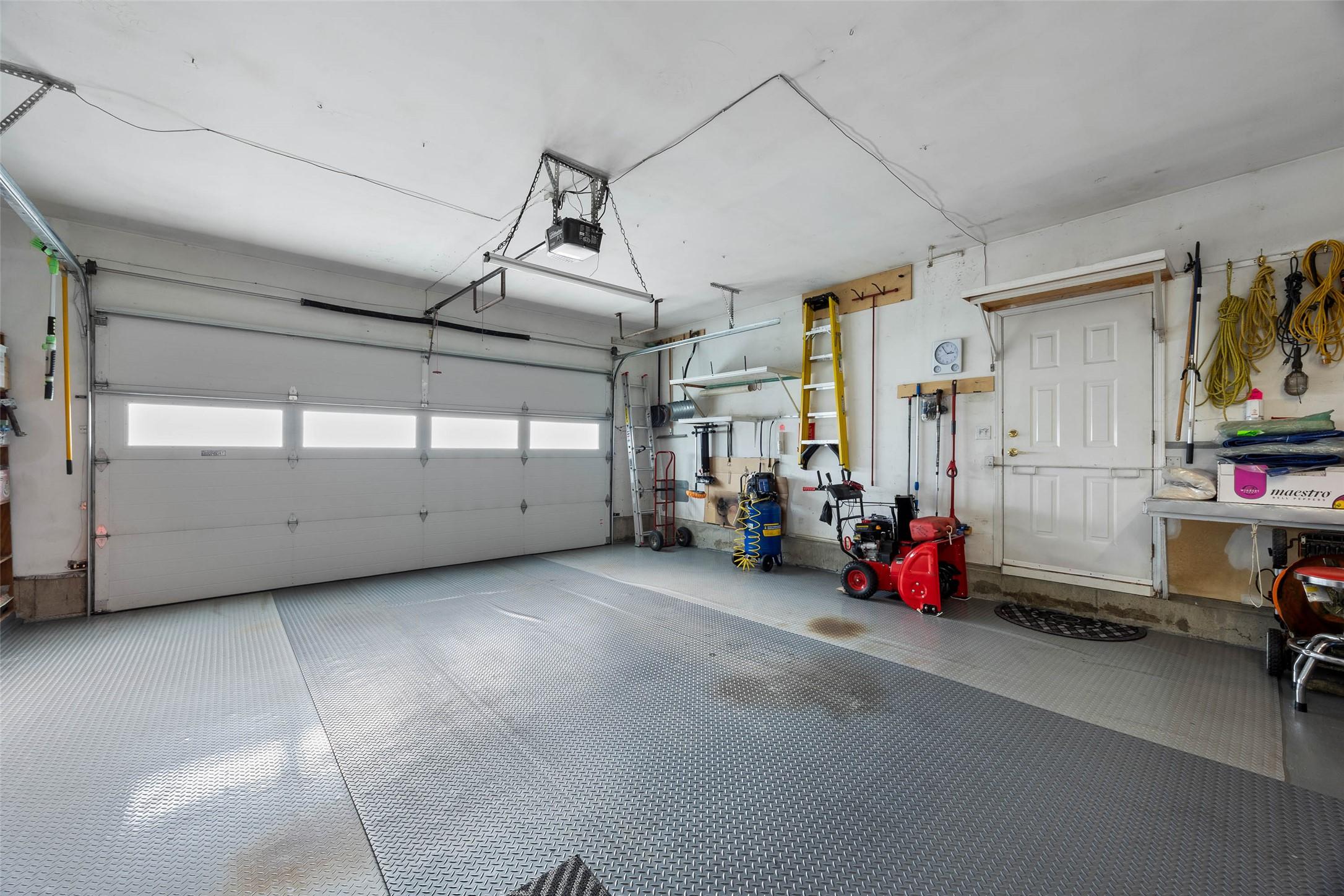 3577 Navatanee Drive, Kamloops, BC - Indoor Photo Showing Garage