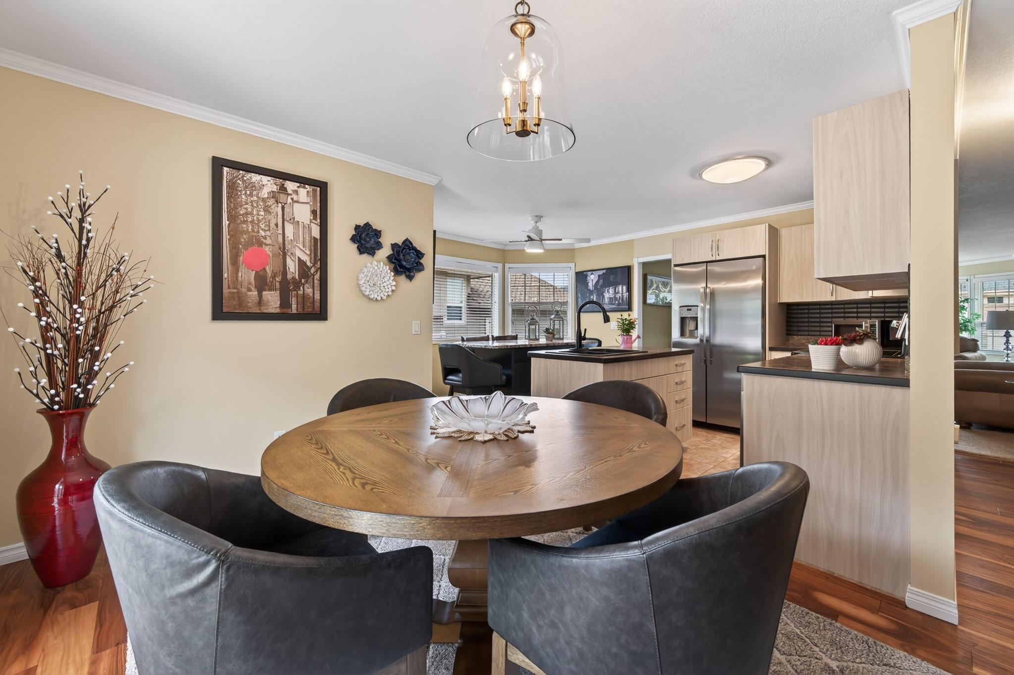 3577 Navatanee Drive, Kamloops, BC - Indoor Photo Showing Dining Room