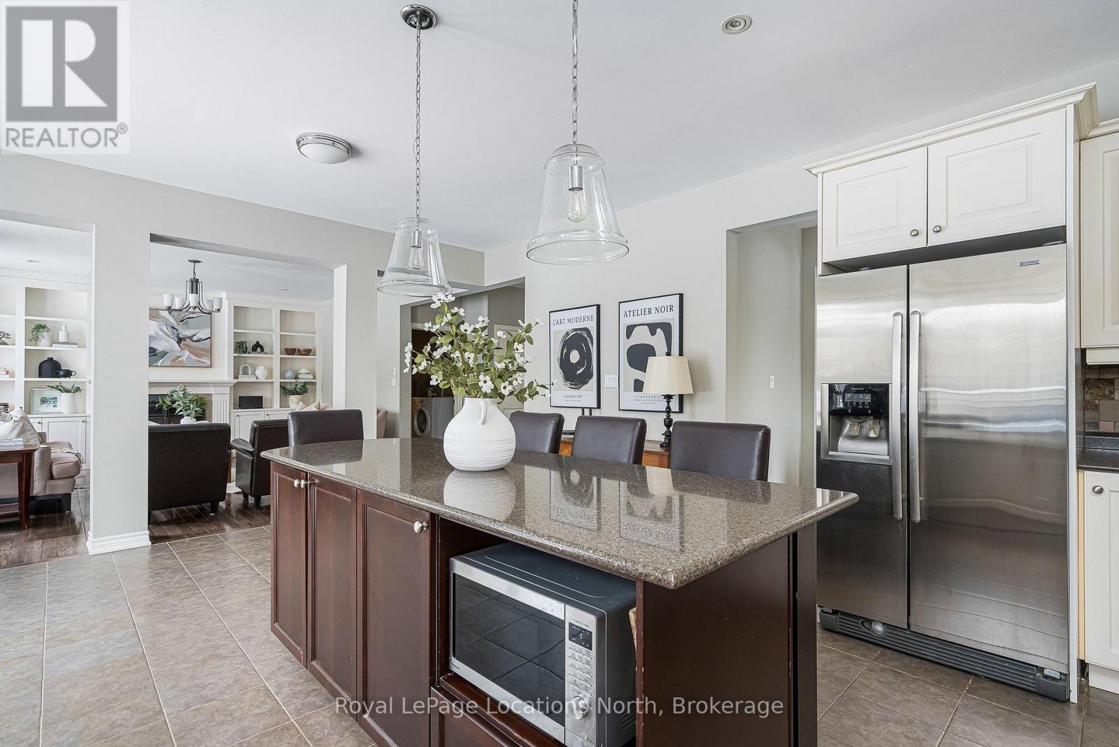 59 Kells Crescent, Collingwood, ON - Indoor Photo Showing Kitchen With Upgraded Kitchen