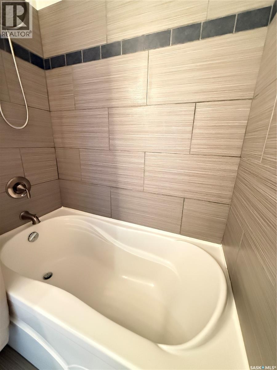 33 Mcculloch Street, Fillmore, SK - Indoor Photo Showing Bathroom