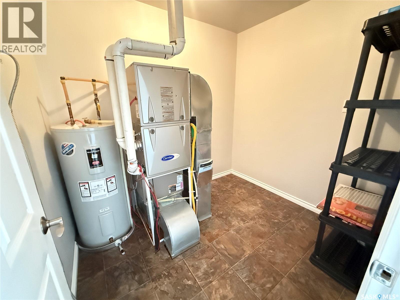 33 Mcculloch Street, Fillmore, SK - Indoor