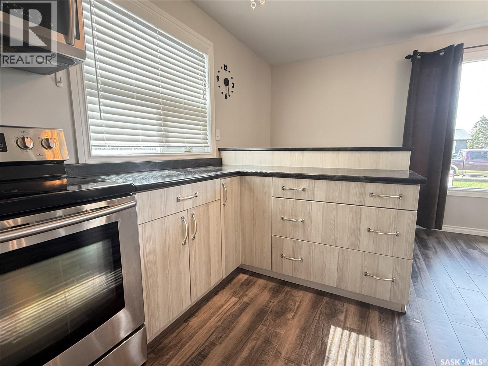 33 Mcculloch Street, Fillmore, SK - Indoor Photo Showing Kitchen