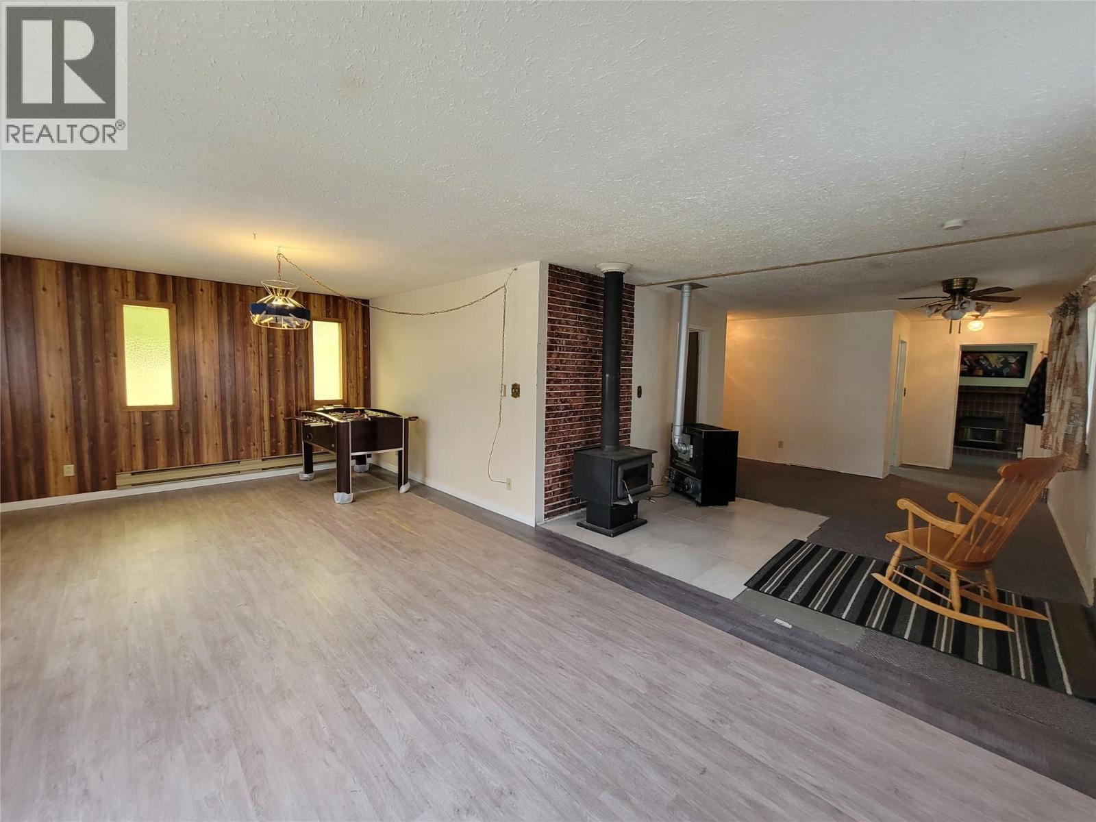981 Scott Avenue, Hedley, BC - Indoor