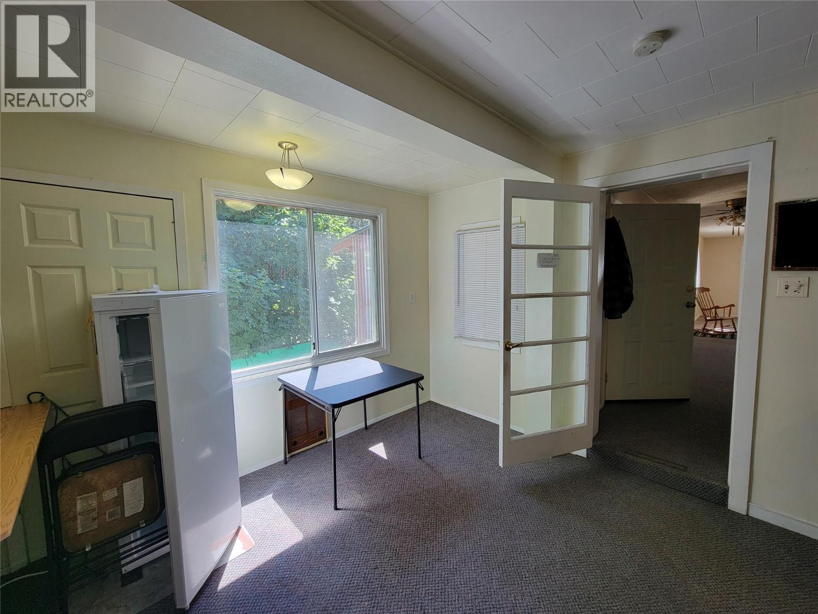 981 Scott Avenue, Hedley, BC - Indoor Photo Showing Kitchen