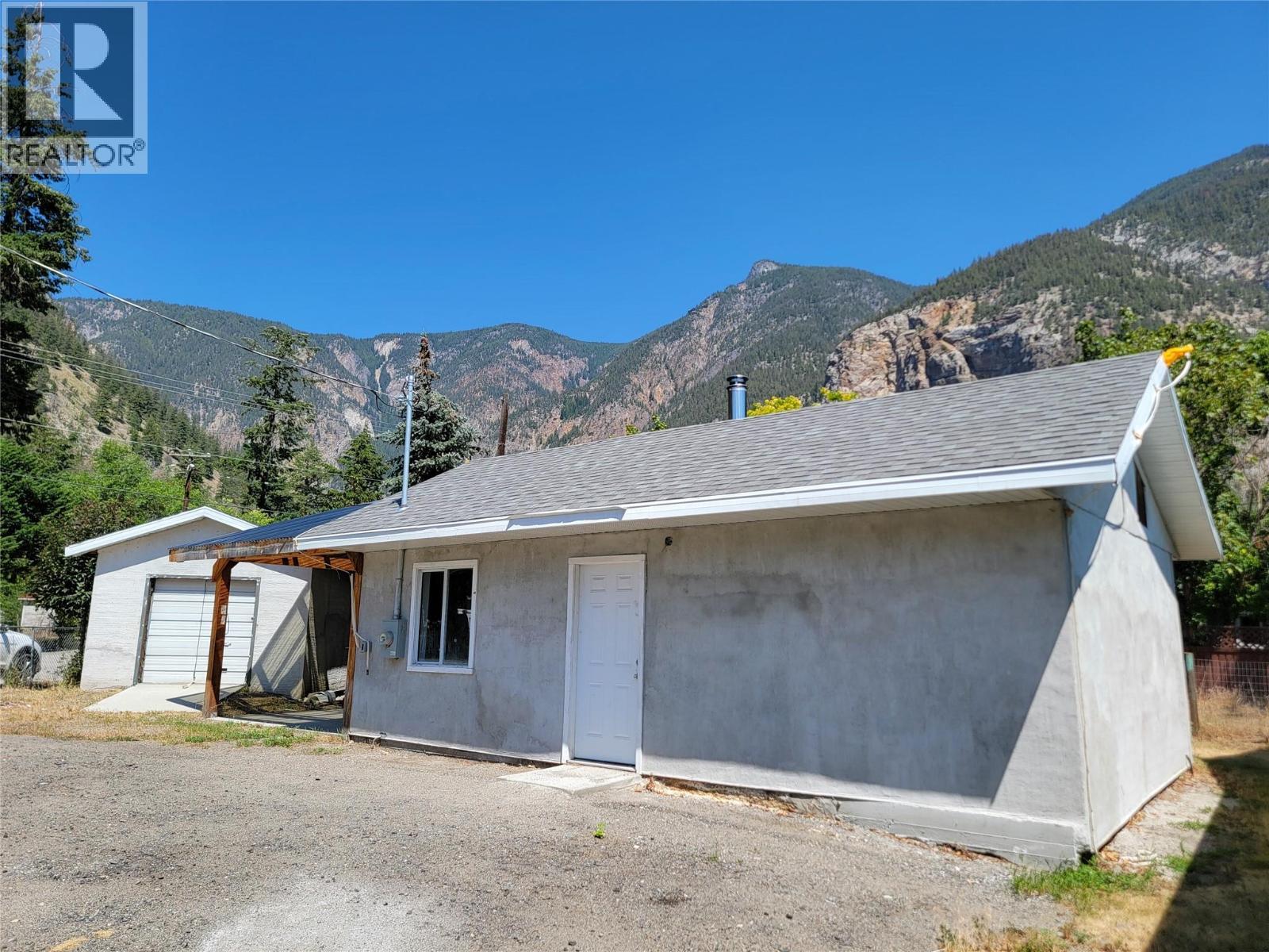 981 Scott Avenue, Hedley, BC - Outdoor