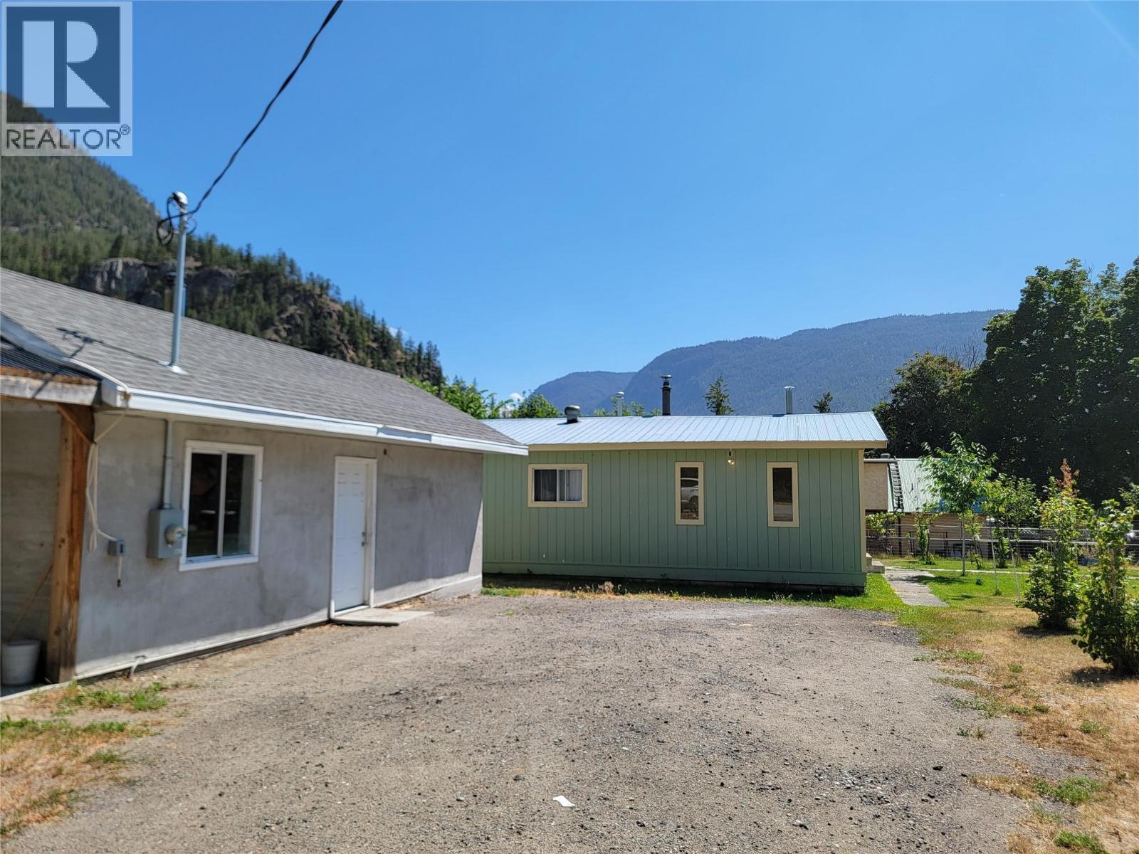 981 Scott Avenue, Hedley, BC - Outdoor
