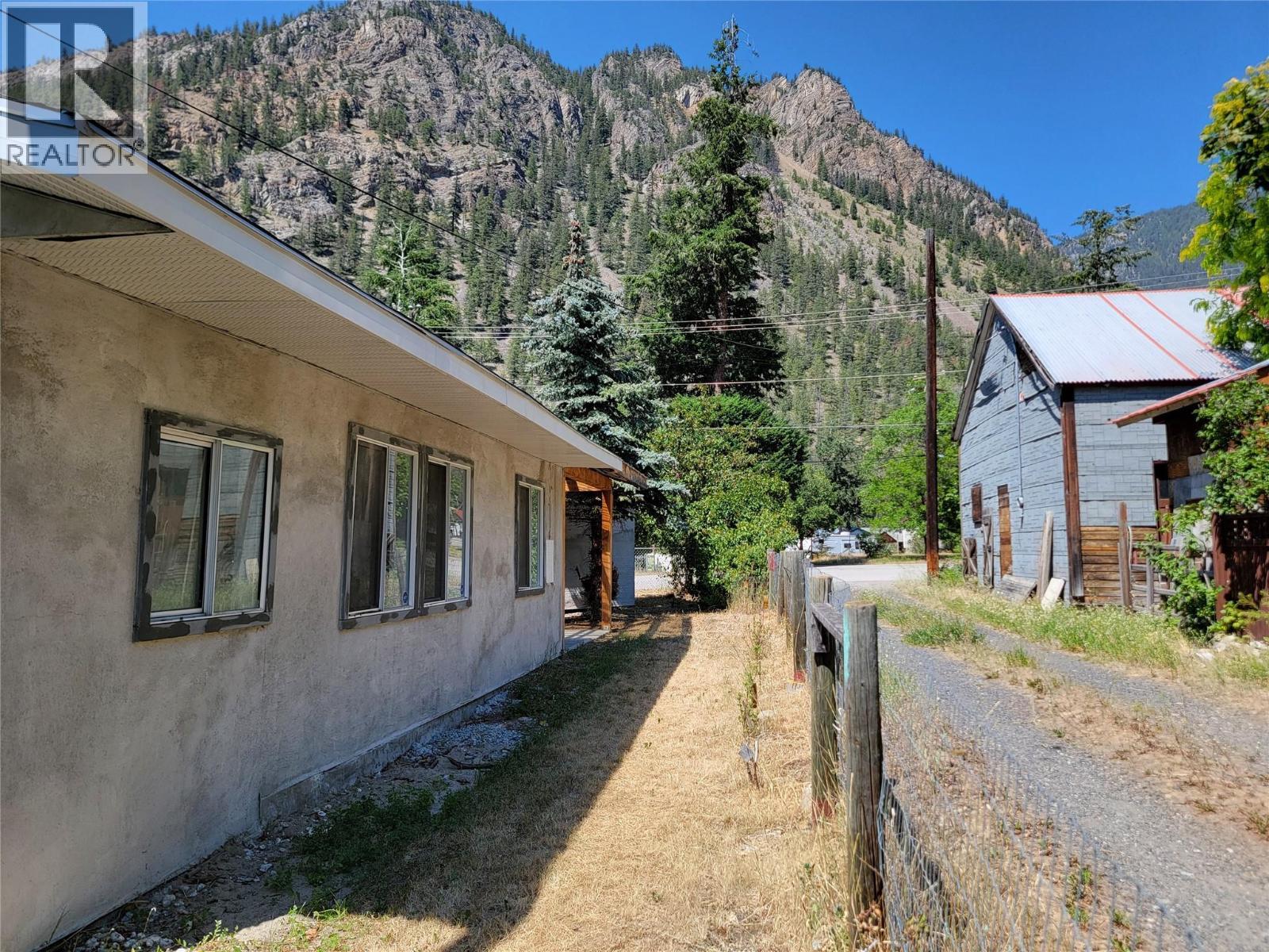981 Scott Avenue, Hedley, BC - Outdoor