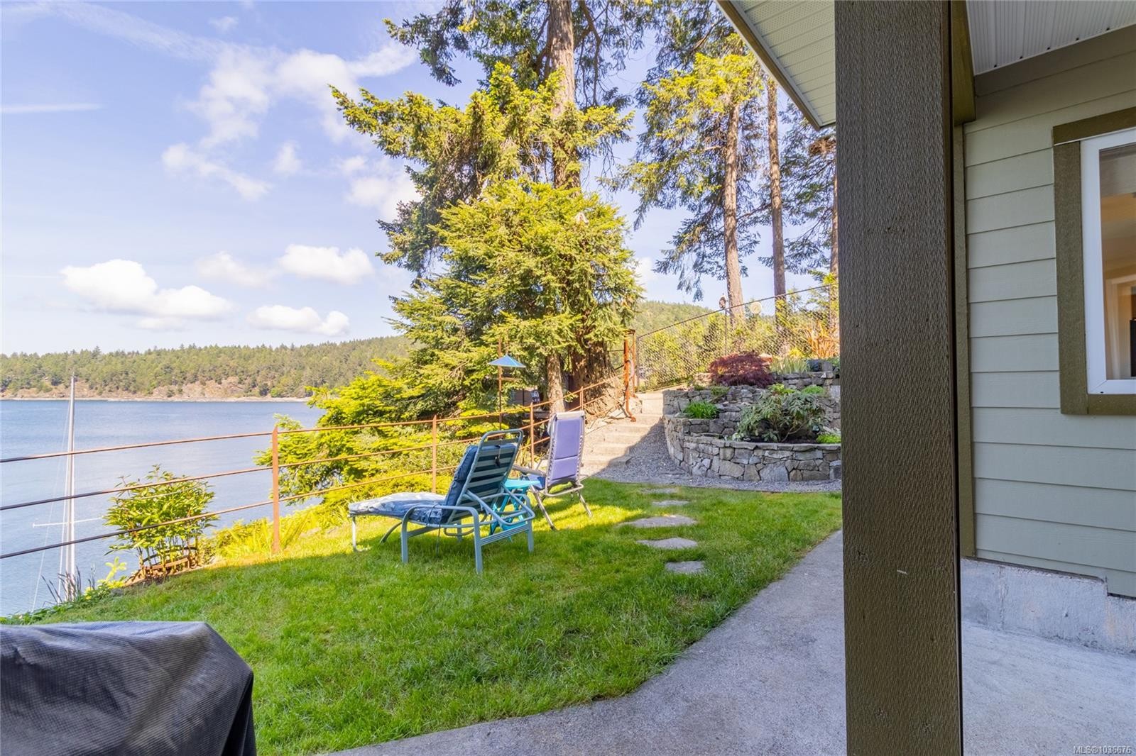 1602 Chart Dr, Pender Island, BC