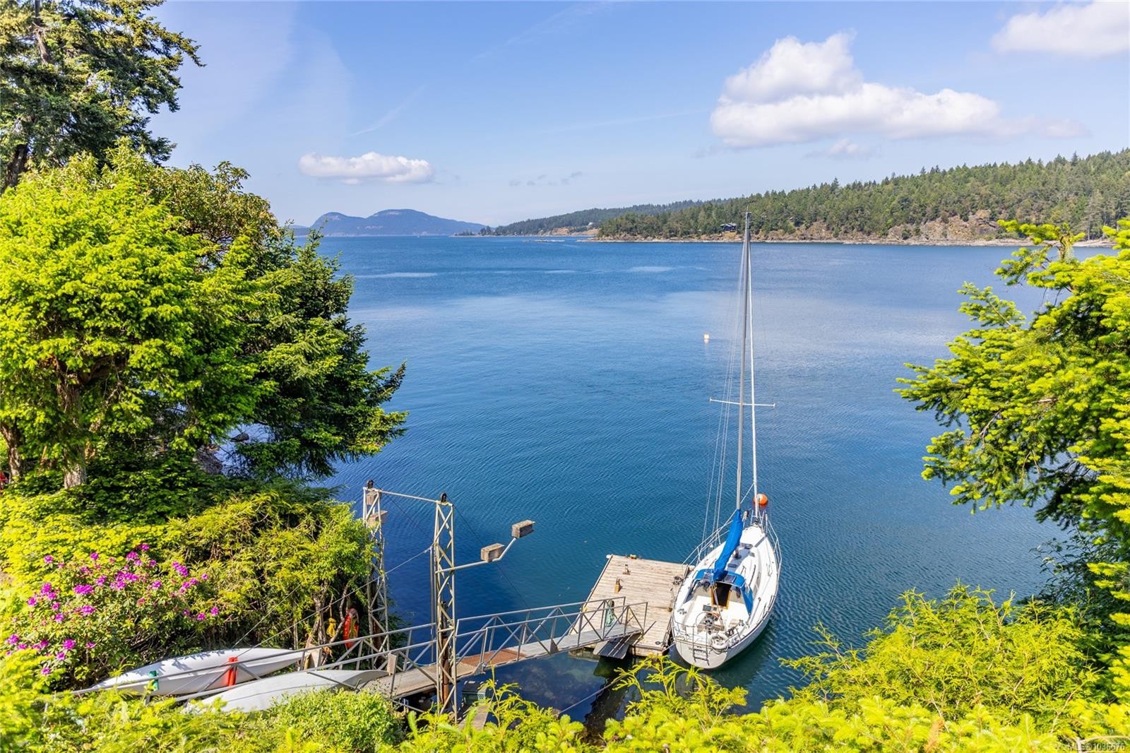 1602 Chart Dr, Pender Island, BC