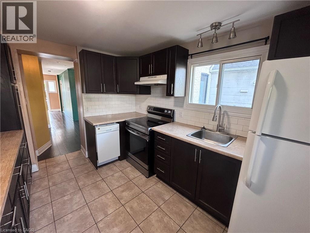 109 Belview Avenue, Hamilton, ON - Indoor Photo Showing Kitchen