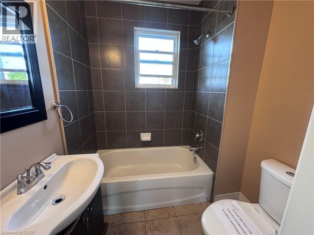 109 Belview Avenue, Hamilton, ON - Indoor Photo Showing Bathroom