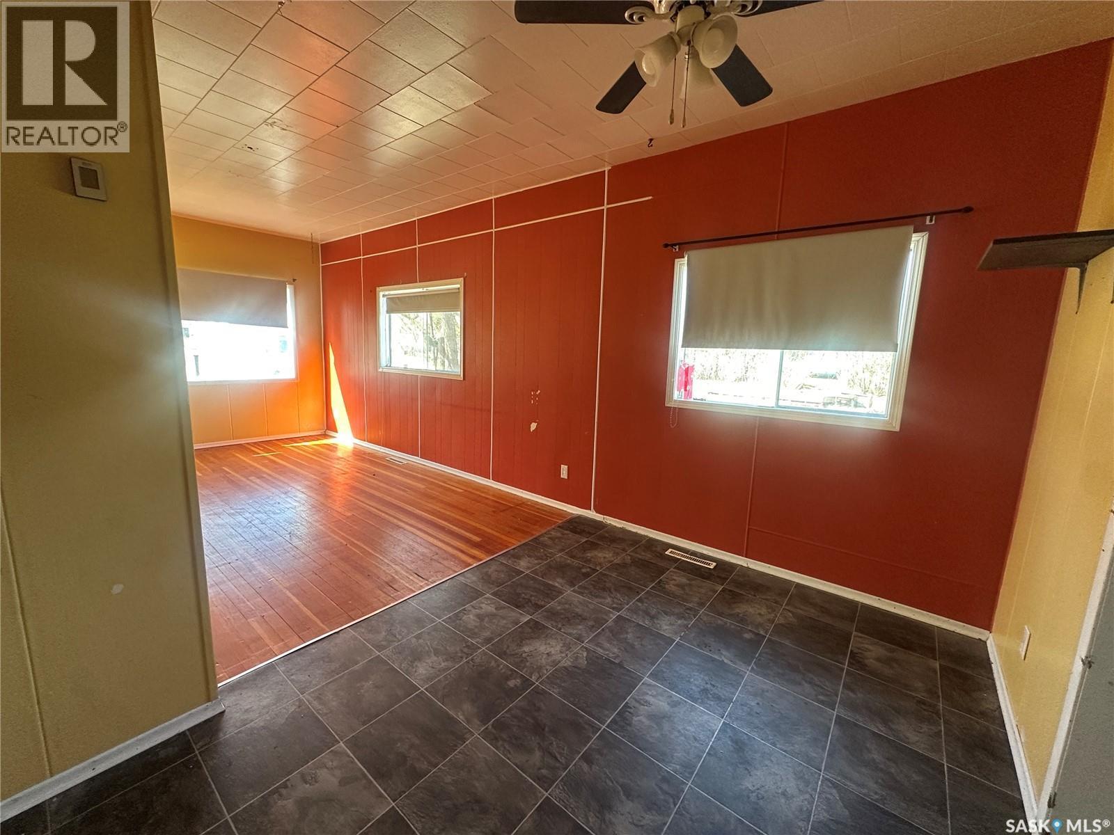 106 2Nd Avenue Se, Norquay, SK - Indoor Photo Showing Other Room