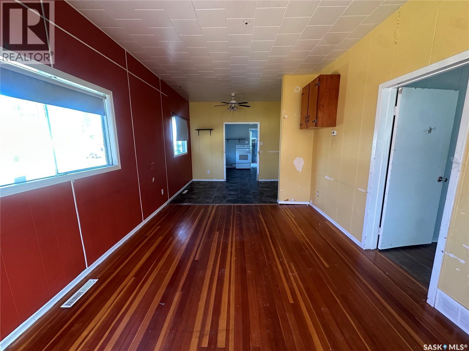 106 2Nd Avenue Se, Norquay, SK - Indoor Photo Showing Other Room