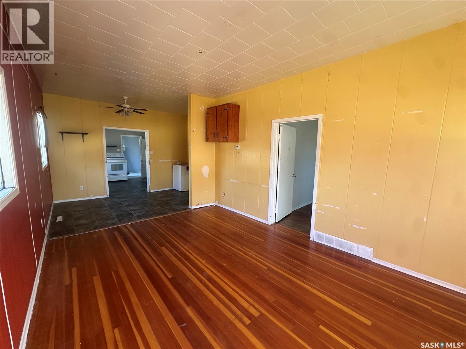 106 2Nd Avenue Se, Norquay, SK - Indoor Photo Showing Other Room