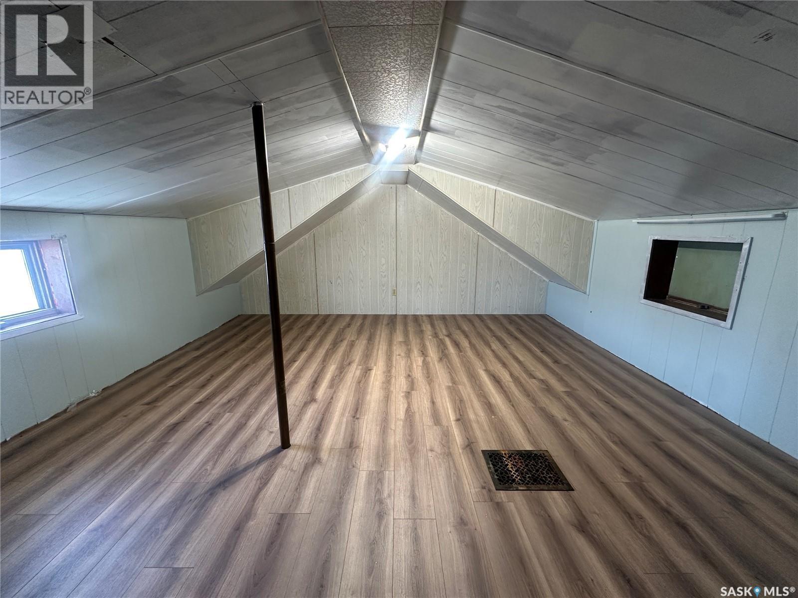 106 2Nd Avenue Se, Norquay, SK - Indoor Photo Showing Other Room