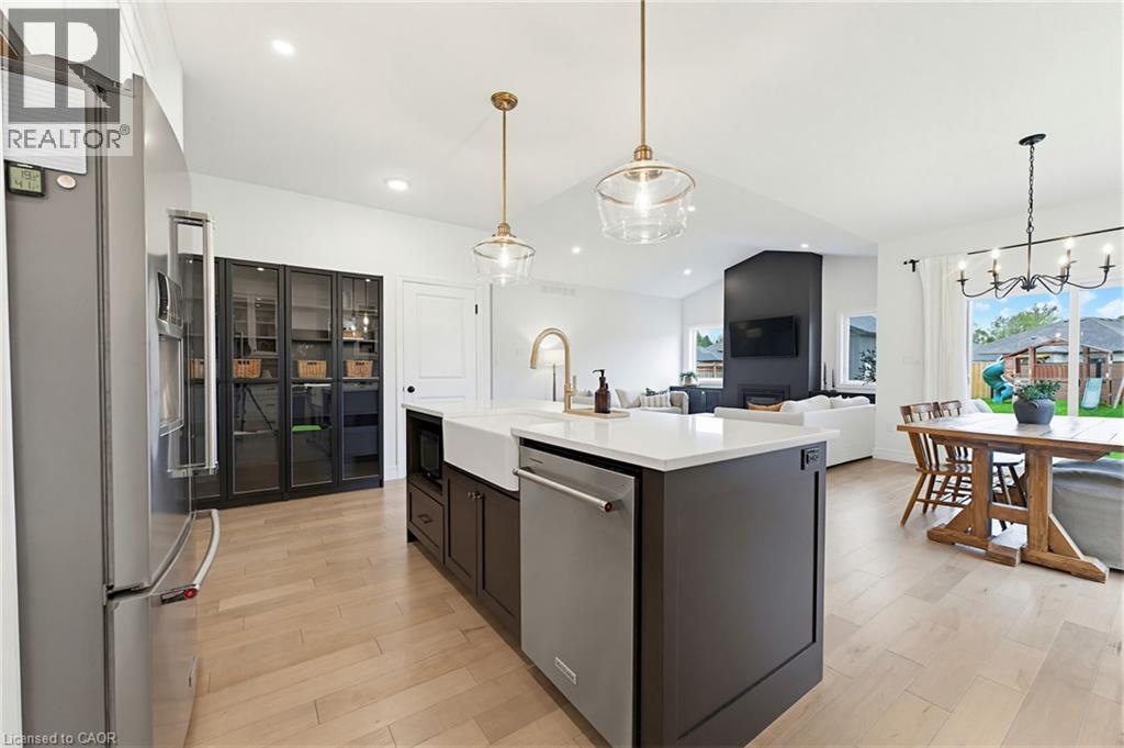 24 Gilmer Crescent, Listowel, ON - Indoor Photo Showing Kitchen With Upgraded Kitchen