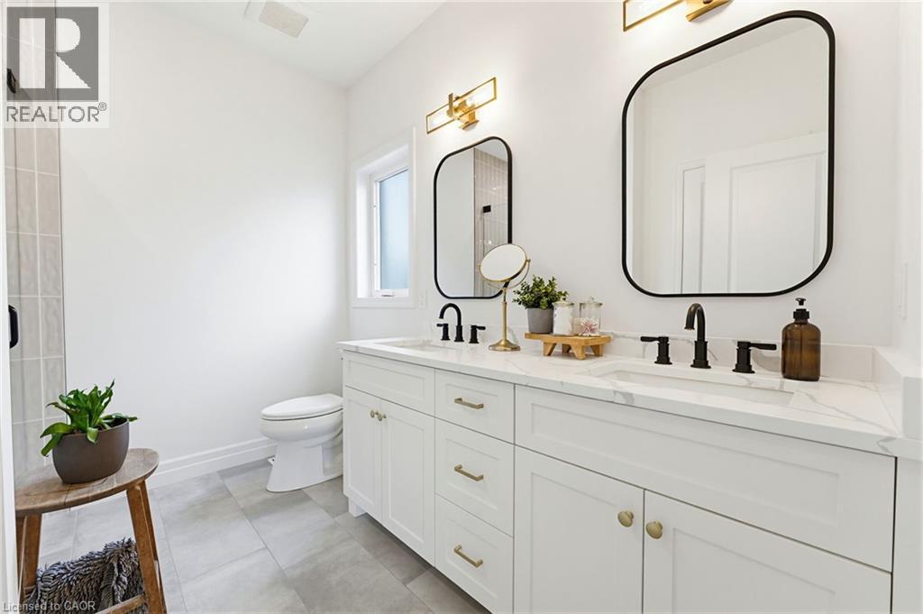 24 Gilmer Crescent, Listowel, ON - Indoor Photo Showing Bathroom