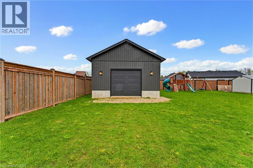 24 Gilmer Crescent, Listowel, ON - Outdoor