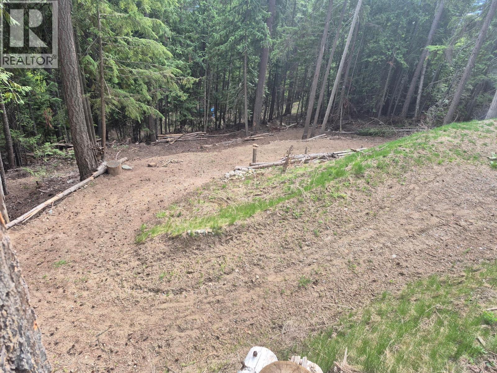 2818 Vickers Trail, Anglemont, BC