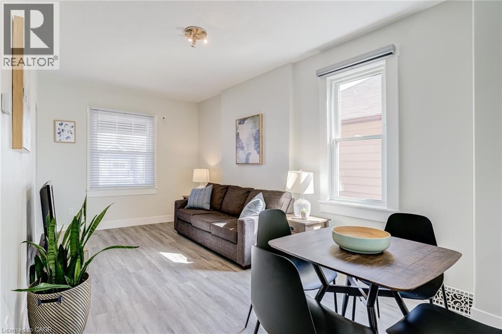 131 Park Row N, Hamilton, ON - Indoor