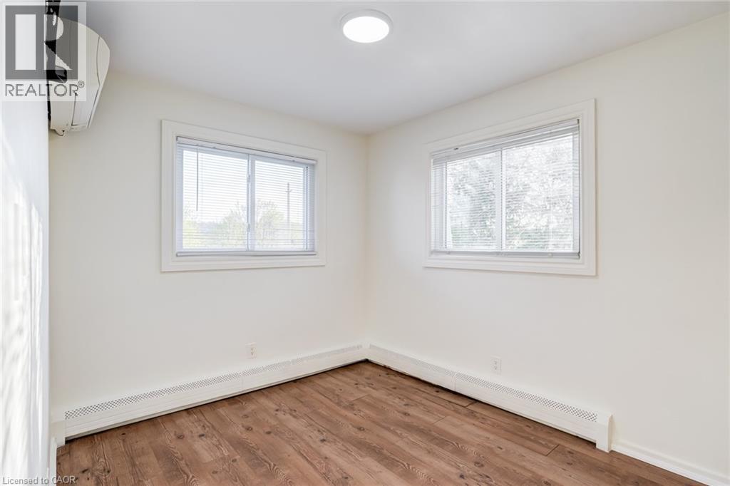 131 Park Row N, Hamilton, ON - Indoor Photo Showing Other Room