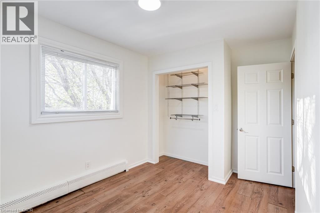 131 Park Row N, Hamilton, ON - Indoor Photo Showing Other Room