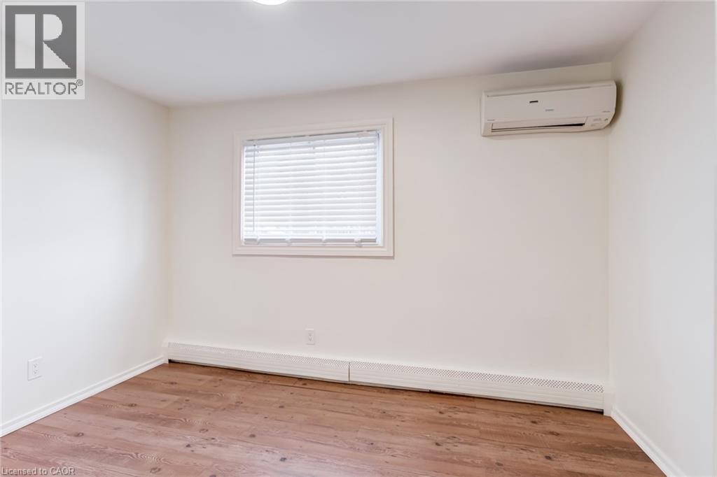 131 Park Row N, Hamilton, ON - Indoor Photo Showing Other Room