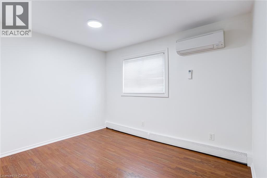131 Park Row N, Hamilton, ON - Indoor Photo Showing Other Room