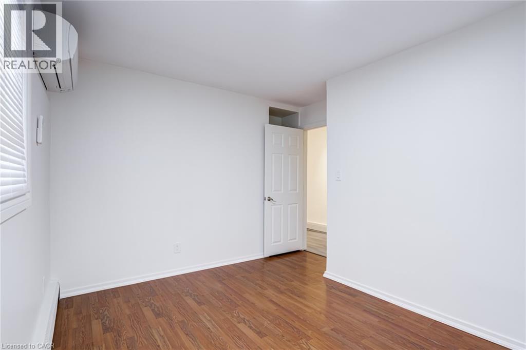 131 Park Row N, Hamilton, ON - Indoor Photo Showing Other Room