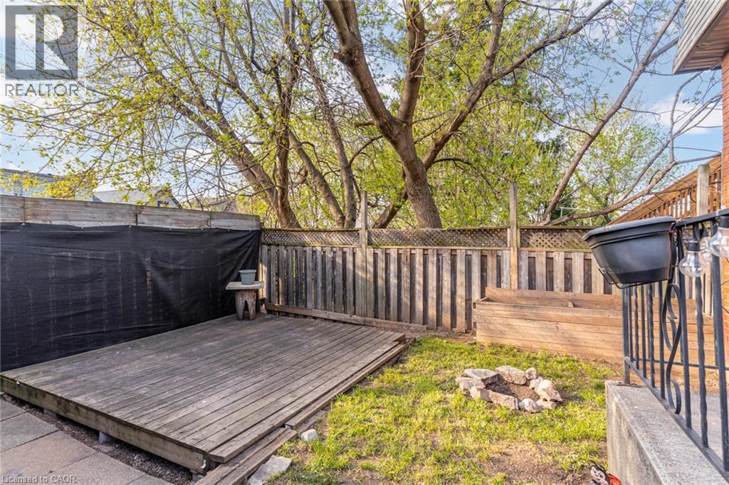 131 Park Row N, Hamilton, ON - Outdoor With Exterior