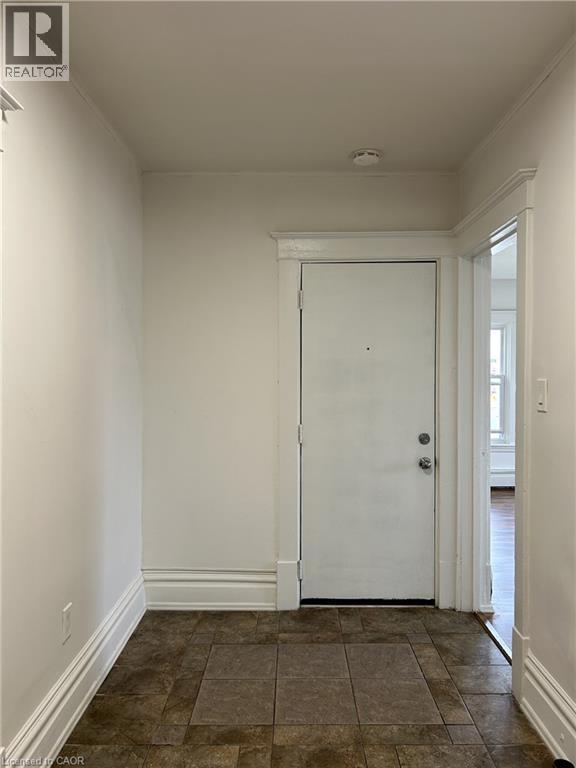3 Balmoral Avenue S Unit# 2, Hamilton, ON - Indoor Photo Showing Other Room