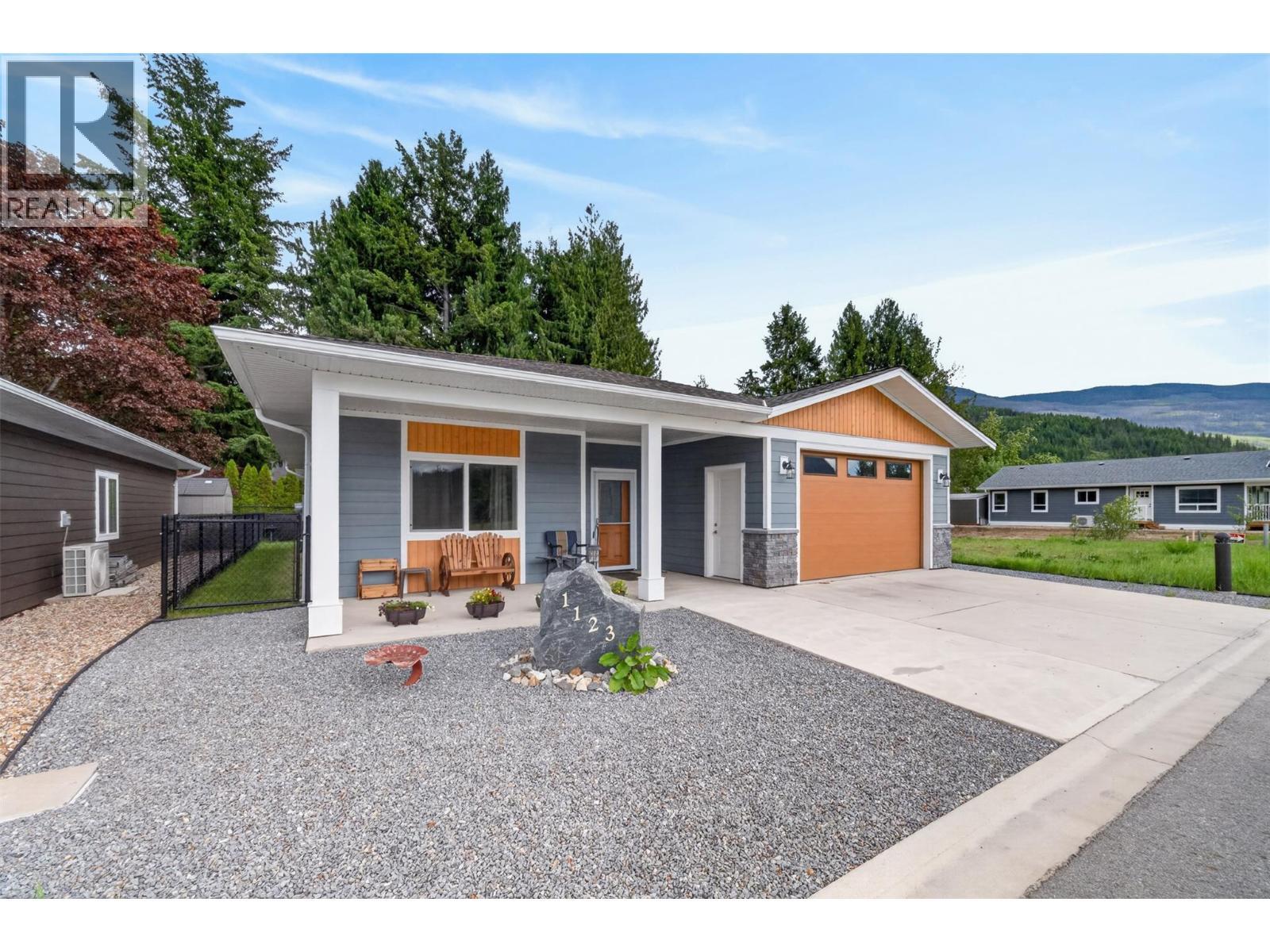 1123 Willow Row, Sicamous, BC - Outdoor