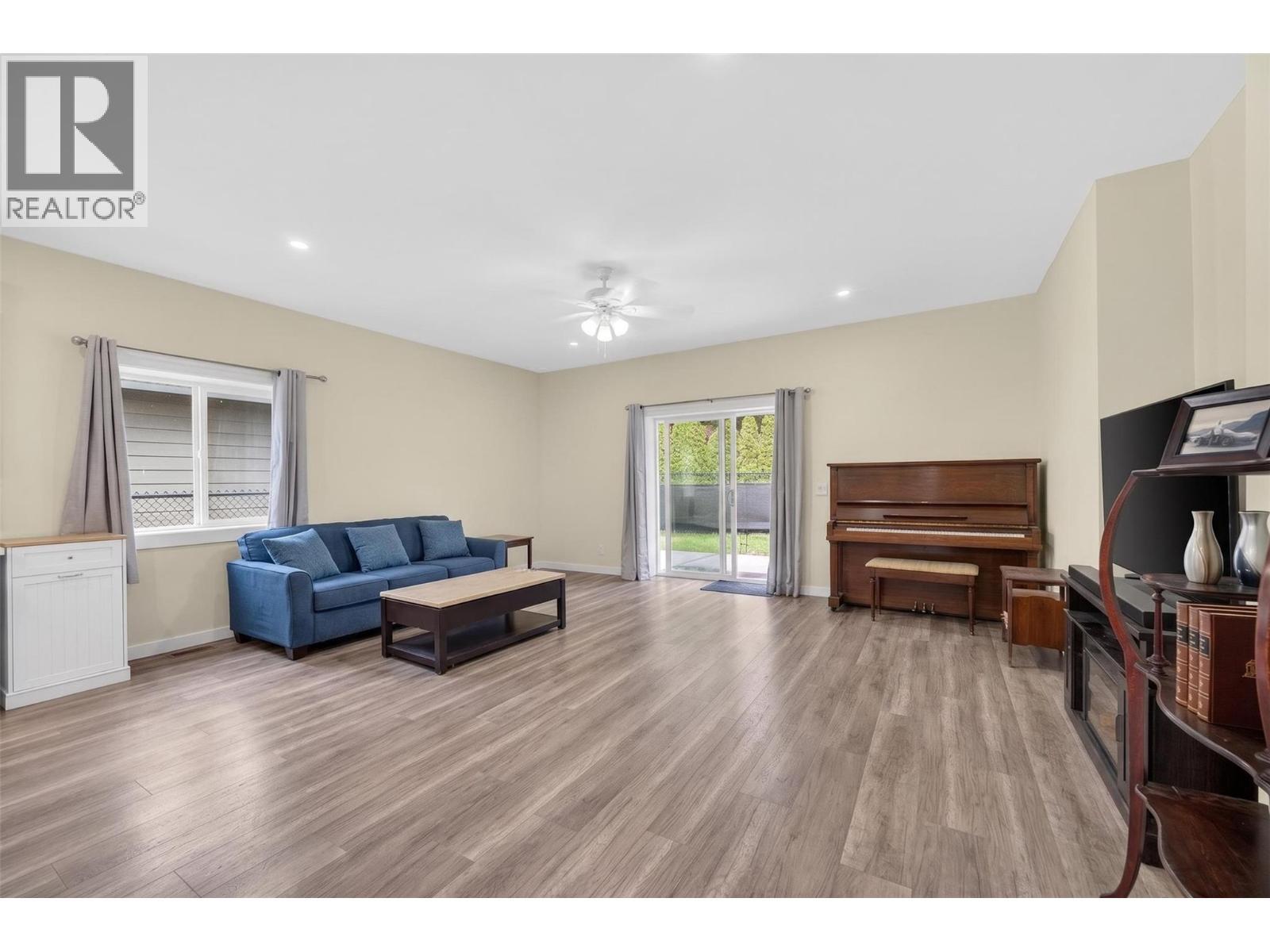 1123 Willow Row, Sicamous, BC - Indoor