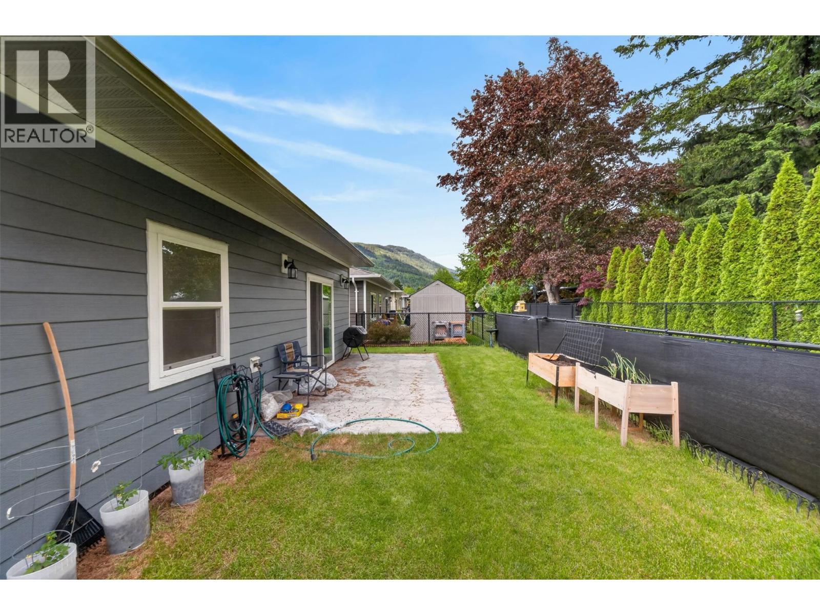 1123 Willow Row, Sicamous, BC - Outdoor