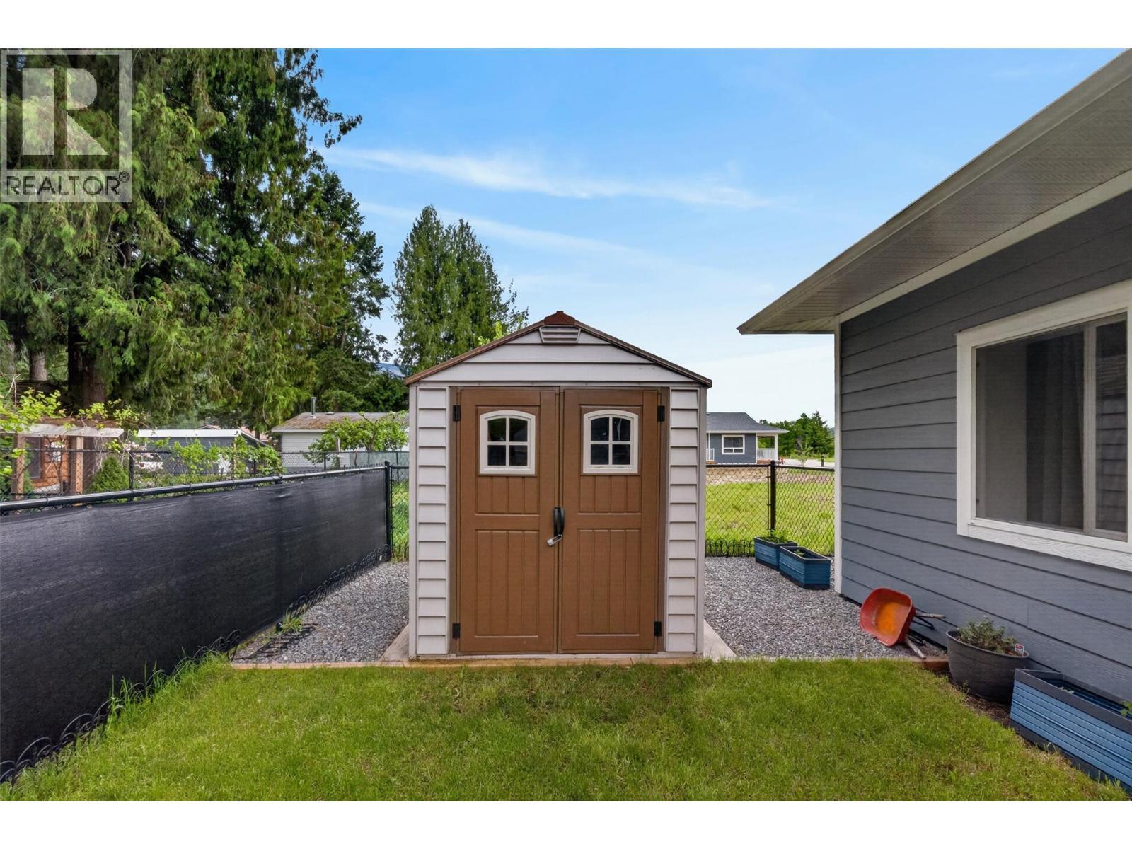 1123 Willow Row, Sicamous, BC - Outdoor With Exterior
