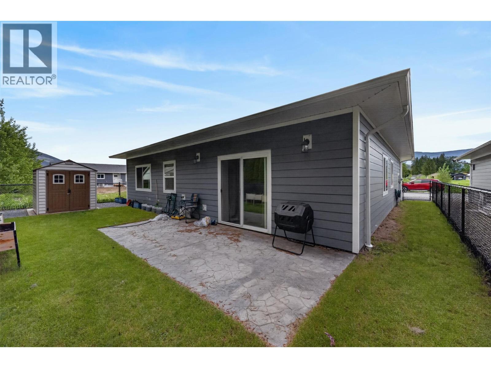 1123 Willow Row, Sicamous, BC - Outdoor With Exterior