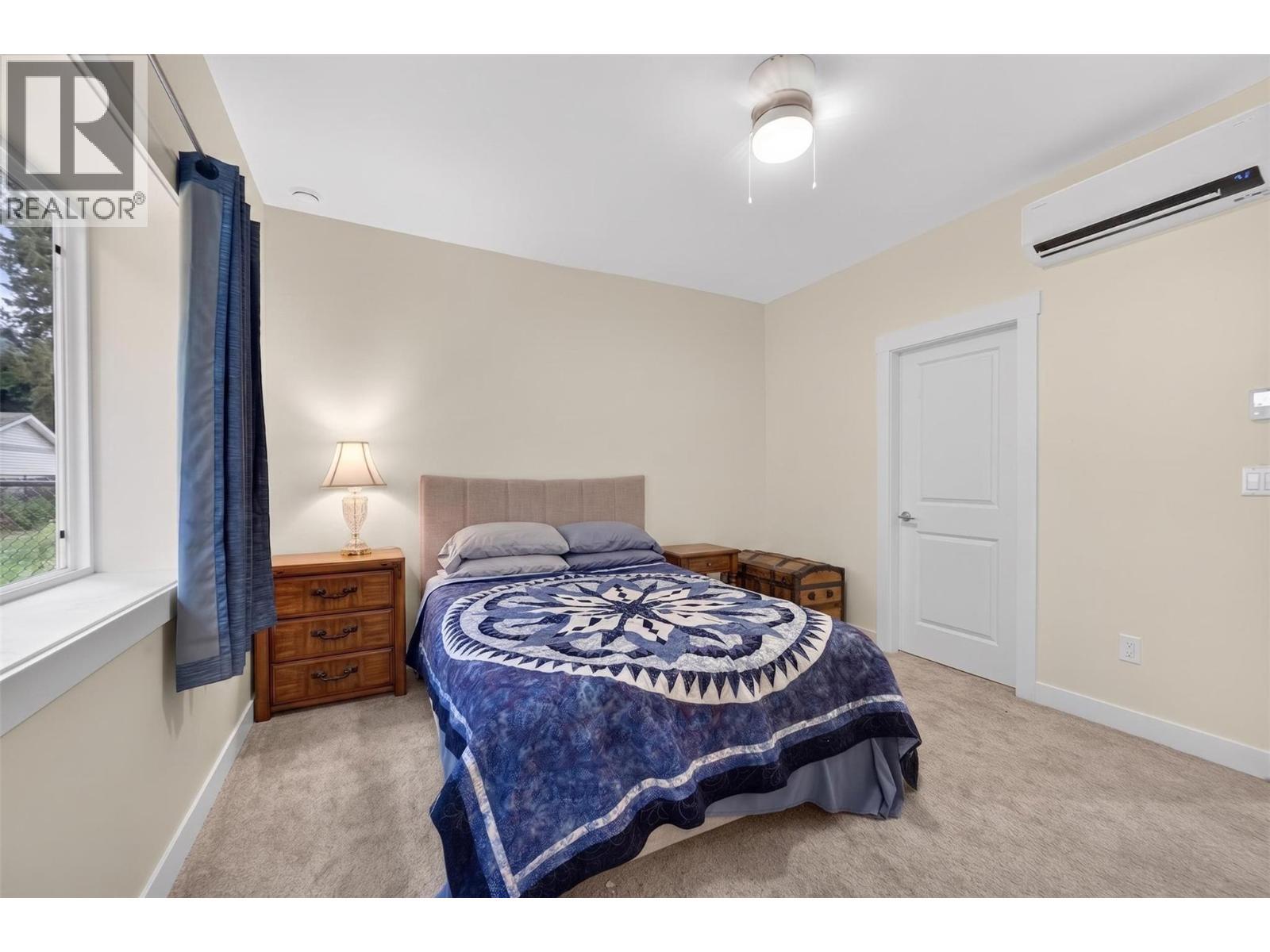 1123 Willow Row, Sicamous, BC - Indoor Photo Showing Bedroom