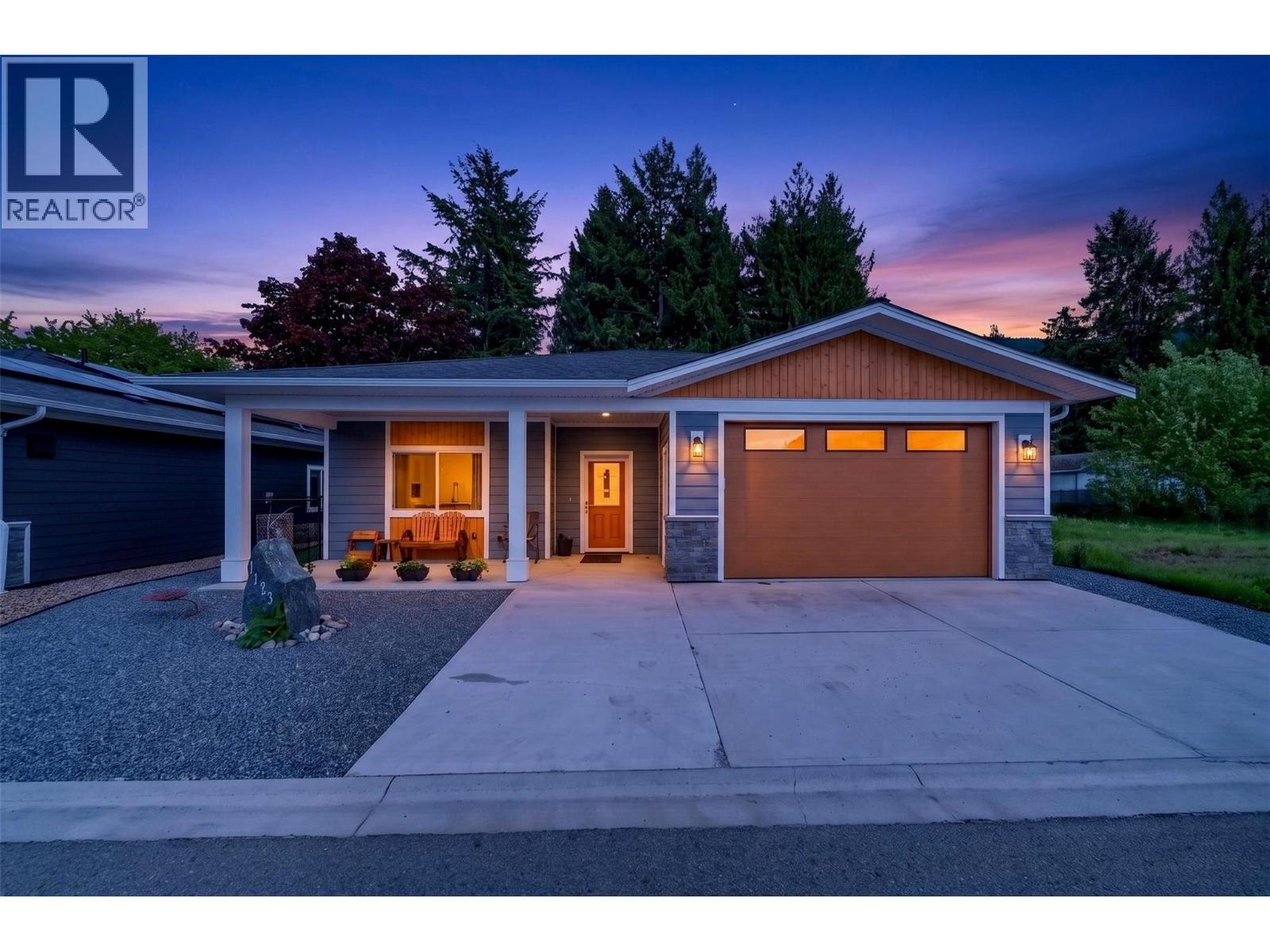 1123 Willow Row, Sicamous, BC - Outdoor