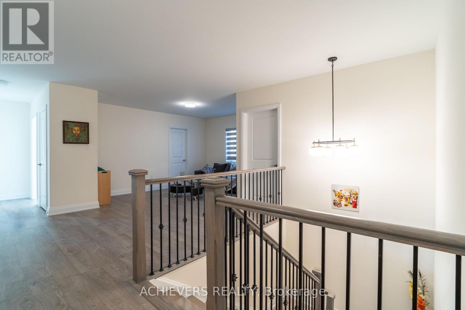 47 Daffodil Road, Springwater, ON - Indoor Photo Showing Other Room