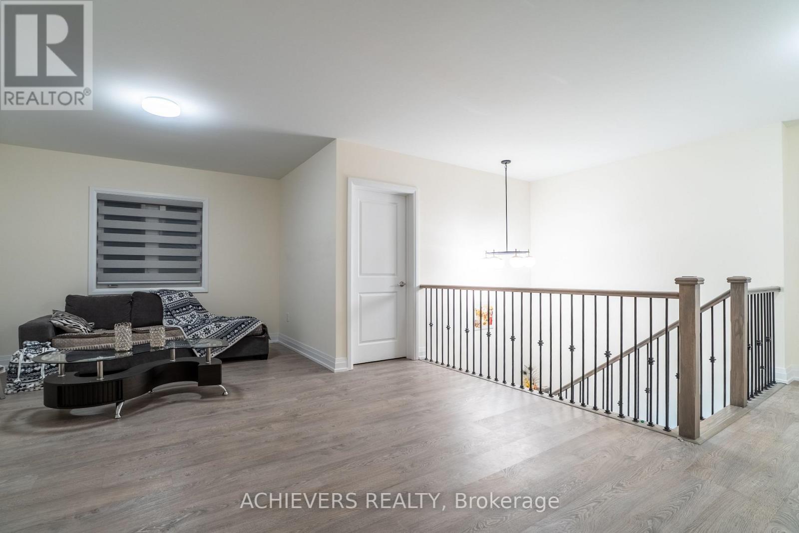 47 Daffodil Road, Springwater, ON - Indoor Photo Showing Other Room