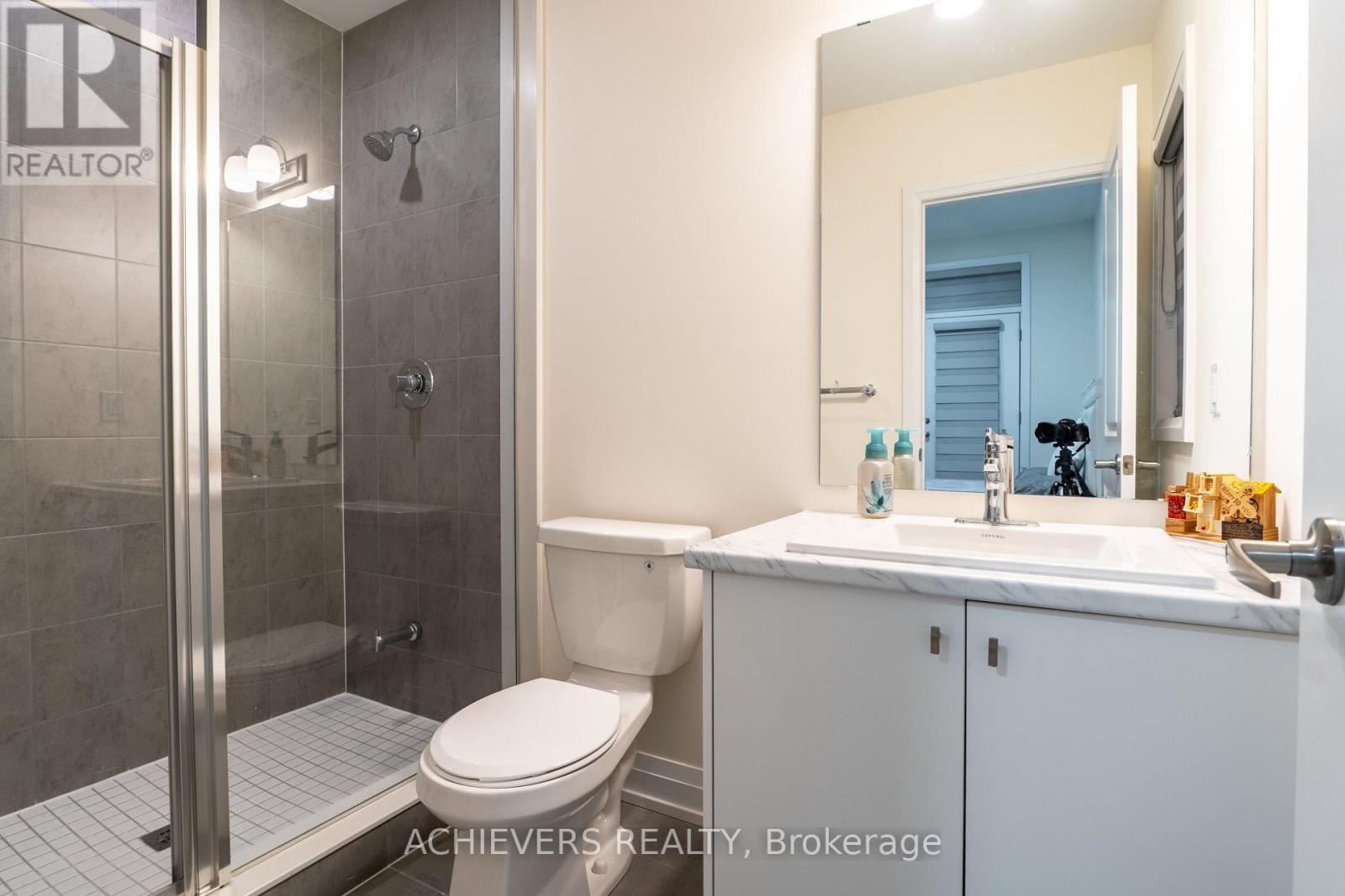 47 Daffodil Road, Springwater, ON - Indoor Photo Showing Bathroom